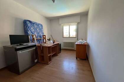 Flat for sale in San Martín de Valdeiglesias, Madrid. 