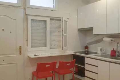 Flat for sale in Valdeacederas, Madrid. 