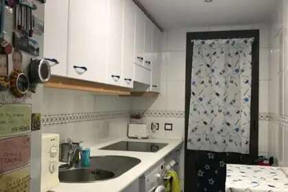 Flat for sale in Los Rosales, Villaverde, Madrid. 