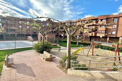 Flat for sale in Centro, Parla, Madrid. 